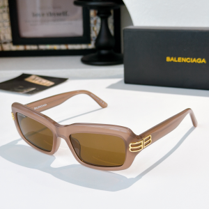 Balenciaga BB Hourglass Luxury Eyewear Sunglasses BB0432S Beige Balenciaga BB Hourglass Luxury Eyewear Sunglasses BB0432S Beige