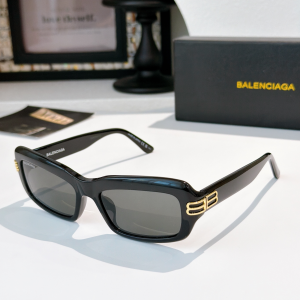 Balenciaga BB Hourglass Luxury Eyewear Sunglasses BB0432S Black Balenciaga BB Hourglass Luxury Eyewear Sunglasses BB0432S Black