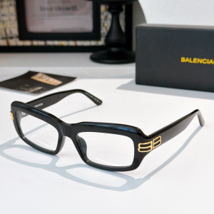 Balenciaga BB Hourglass Luxury Eyewear Sunglasses BB0432S Black Balenciaga BB Hourglass Luxury Eyewear Sunglasses BB0432S Black