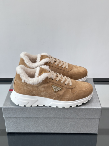 Prada 01 Beige Suede Leather Sneakers with Shearling Prada 01 Beige Suede Leather Sneakers with Shearling