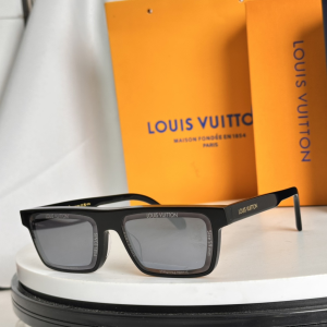 Louis Vuitton LV Super Vision Daily Low Square Luxury Eyewear Sunglasses Z2902U Black Louis Vuitton LV Super Vision Daily Low Square Luxury Eyewear Sunglasses Z2902U Black