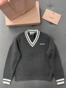 Miu Miu Ribbed Knit Wool and Cashmere Sweater Gray Miu Miu Ribbed Knit Wool and Cashmere Sweater Gray