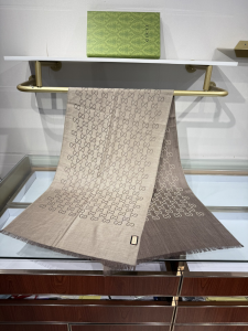 Gucci GG Logo Silk Cashmere Shawl Scarf Gray Gucci GG Logo Silk Cashmere Shawl Scarf Gray