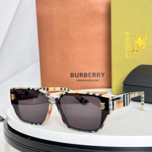 Burberry Check Square Luxury Eyewear Sunglasses BE2396 Beige Burberry Check Square Luxury Eyewear Sunglasses BE2396 Beige