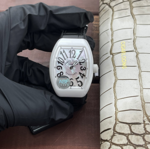 Franck Muller Classic Vanguard Color Dream Quartz Womans Watch Black Alligator Leather Strap 32MM Franck Muller Classic Vanguard Color Dream Quartz Womans Watch Black Alligator Leather Strap 32MM