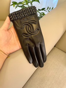 Chanel Coco CC Logo Black Leather Gloves