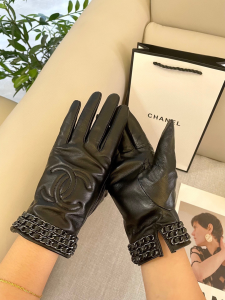 Chanel Coco CC Logo Black Leather Gloves