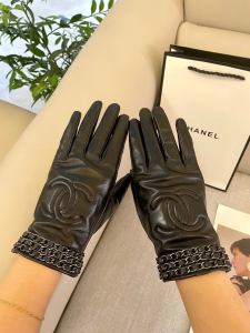 Chanel Coco CC Logo Black Leather Gloves