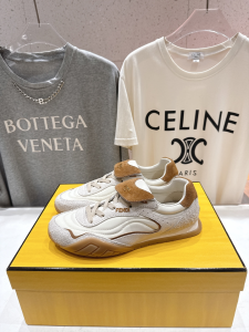 Fendi Wave Pulse Low Tops Sneaker White Beige Suede and Calfskin Fendi Wave Pulse Low Tops Sneaker White Beige Suede and Calfskin