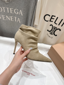 Gianvito Rossi Beige Suede Leather High Heeled Ankle Boots 95MM Gianvito Rossi Beige Suede Leather High Heeled Ankle Boots 95MM