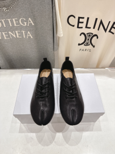 Maison Margiela Tabi Jazz Lace Up Black Calf Leather Shoes Maison Margiela Tabi Jazz Lace Up Black Calf Leather Shoes