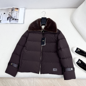 Fendi Shearling Collar Ski Zip Up Padded Jacket Burgundy SML Fendi Shearling Collar Ski Zip Up Padded Jacket Burgundy SML