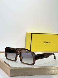 Fendi Fendigraphy Square Luxury Eyewear Sunglasses FE40073U Dark Brown Fendi Fendigraphy Square Luxury Eyewear Sunglasses FE40073U Dark Brown