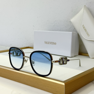 Valentino Crystal Vlogo Oval Luxury Eyewear Sunglasses VLS1745 Light Blue Valentino Crystal Vlogo Oval Luxury Eyewear Sunglasses VLS1745 Light Blue