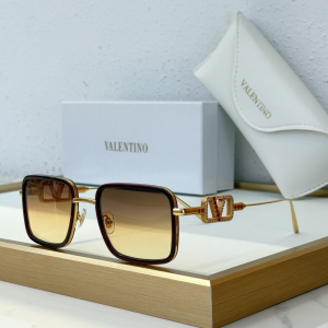 Valentino Crystal Vlogo Square Luxury Eyewear Sunglasses VLS1744 Beige Valentino Crystal Vlogo Square Luxury Eyewear Sunglasses VLS1744 Beige