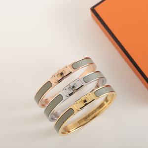 Hermes Mini Clic Kelly Narrow Bracelet Light Gray Hermes Mini Clic Kelly Narrow Bracelet Light Gray