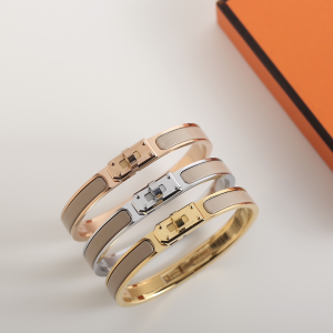 Hermes Mini Clic Kelly Narrow Bracelet Light Gray Hermes Mini Clic Kelly Narrow Bracelet Light Gray