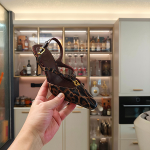 Fendi Ffold Brown Black Leather Low Heeled Slingbacks Pumps 80MM Fendi Ffold Brown Black Leather Low Heeled Slingbacks Pumps 80MM