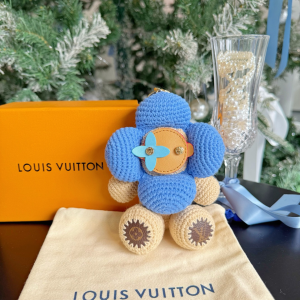 Charms Louis Vuitton My Vivienne Crochet Bag Charm Blue Beige Cotton Charms Louis Vuitton My Vivienne Crochet Bag Charm Blue Beige Cotton