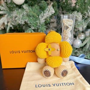 Charms Louis Vuitton My Vivienne Crochet Bag Charm Yellow Beige Cotton Charms Louis Vuitton My Vivienne Crochet Bag Charm Yellow Beige Cotton