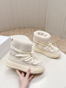 Moncler Altive Mid Teddy Snow Ankle Boots White Moncler Altive Mid Teddy Snow Ankle Boots White