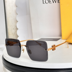 Loewe Anagram Square Butterfly Square Luxury Eyewear Sunglasses LW5091S Gray Loewe Anagram Square Butterfly Square Luxury Eyewear Sunglasses LW5091S Gray