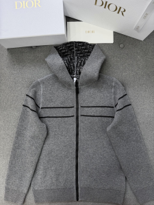 Dior Reversible Hooded Cardigan Gray Cashmere Blend Knit with Dior Oblique Motif Dior Reversible Hooded Cardigan Gray Cashmere Blend Knit with Dior Oblique Motif
