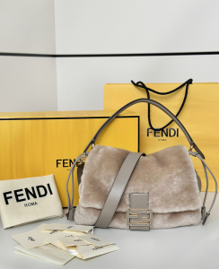 Fendi Mamma Baguette Medium Gray Shearling Shoulder Crossbody Bag Fendi Mamma Baguette Medium Gray Shearling Shoulder Crossbody Bag