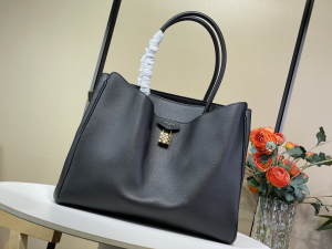 Louis Vuitton Vendome MM Autres High End Tote Shoulder Bag Black Grained Calf Leather Louis Vuitton Vendome MM Autres High End Tote Shoulder Bag Black Grained Calf Leather