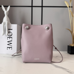 Loewe Pebble Pouch Crossbody Bag Pink Calfskin Leather Loewe Pebble Pouch Crossbody Bag Pink Calfskin Leather