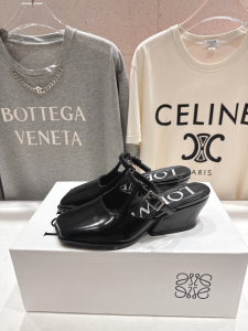 Loewe Onda Black Brushed Calfskin Leather Slingback Pumps Loewe Onda Black Brushed Calfskin Leather Slingback Pumps