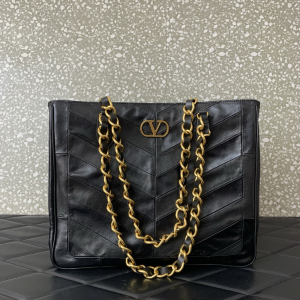 Valentino Large Laseine Shopping Bag Black Nappa Leather With Chevron Pattern Valentino Large Laseine Shopping Bag Black Nappa Leather With Chevron Pattern