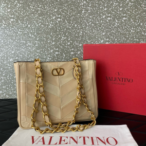 Valentino Small Laseine Shopping Bag Beige Nappa Leather With Chevron Pattern Valentino Small Laseine Shopping Bag Beige Nappa Leather With Chevron Pattern