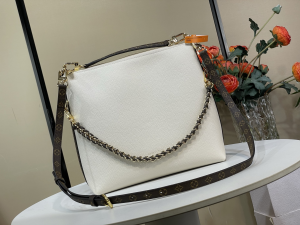 Louis Vuitton Multipass White Grained Calf Leather Hobo Shoulder Bag Louis Vuitton Multipass White Grained Calf Leather Hobo Shoulder Bag