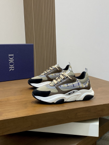 Dior Mens B22 Leather and Technical Mesh Fabric Sneakers Green Dior Mens B22 Leather and Technical Mesh Fabric Sneakers Green