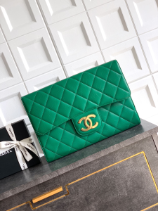 Chanel Large Green Calfskin Leather Clutch Bag Chanel Large Green Calfskin Leather Clutch Bag