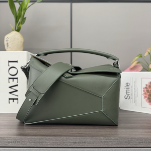 Loewe Medium Puzzle Shoulder Crossbody Top Handle Bag Green Soft Grained Calfskin Leather Loewe Medium Puzzle Shoulder Crossbody Top Handle Bag Green Soft Grained Calfskin Leather