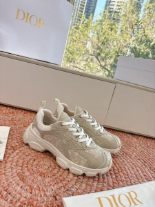 Dior Vibe Sneaker Beige Dior Oblique Embroidered Cotton and Leather Dior Vibe Sneaker Beige Dior Oblique Embroidered Cotton and Leather