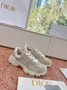 Dior Vibe Sneaker Beige Dior Oblique Embroidered Cotton and Leather Dior Vibe Sneaker Beige Dior Oblique Embroidered Cotton and Leather