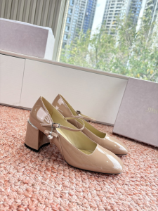 Jimmy Choo Beige Patent Leather Pumps with Strap Jimmy Choo Beige Patent Leather Pumps with Strap