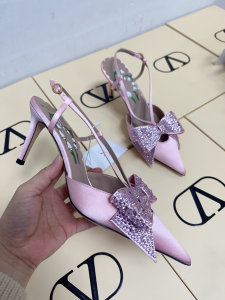 Valentino Bowow Embellished Satin Slingback Pumps Pink 80MM Valentino Bowow Embellished Satin Slingback Pumps Pink 80MM
