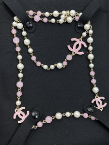 Chanel Vintage CC Pearls Necklaces Pink White Chanel Vintage CC Pearls Necklaces Pink White