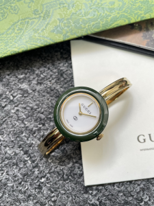 Gucci Play Interlocking G Watch Green Stainless Steel Case 28MM Gucci Play Interlocking G Watch Green Stainless Steel Case 28MM