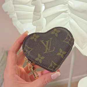 Louis Vuitton Brown Monogram Canvas Heart Coin Purse Louis Vuitton Brown Monogram Canvas Heart Coin Purse