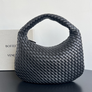 Bottega Veneta Large Veneta Hobo Shoulder Bag Black Padded Woven Leather Bottega Veneta Large Veneta Hobo Shoulder Bag Black Padded Woven Leather