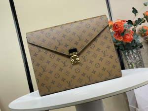 Louis Vuitton Mark Folder Bag Brown Monogram Canvas Louis Vuitton Mark Folder Bag Brown Monogram Canvas