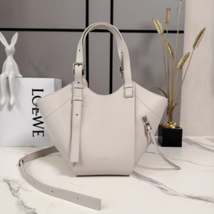 Loewe Hammock Flip Hobo Shoulder Crossbody Bag White Classic Calfskin Loewe Hammock Flip Hobo Shoulder Crossbody Bag White Classic Calfskin