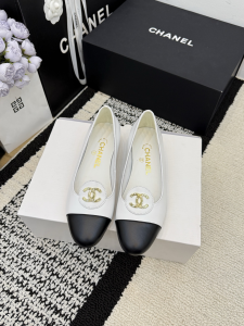 Chanel CC Logo White Calf Leather Ballet Flats Chanel CC Logo White Calf Leather Ballet Flats