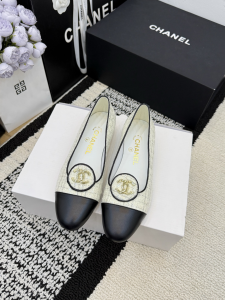 Chanel CC Logo White Sequins Ballet Flats Chanel CC Logo White Sequins Ballet Flats