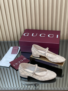 Gucci Charline Beige Patent Leather Trimmed Crystal Embellished GG Mesh Mary Jane Pumps Gucci Charline Beige Patent Leather Trimmed Crystal Embellished GG Mesh Mary Jane Pumps